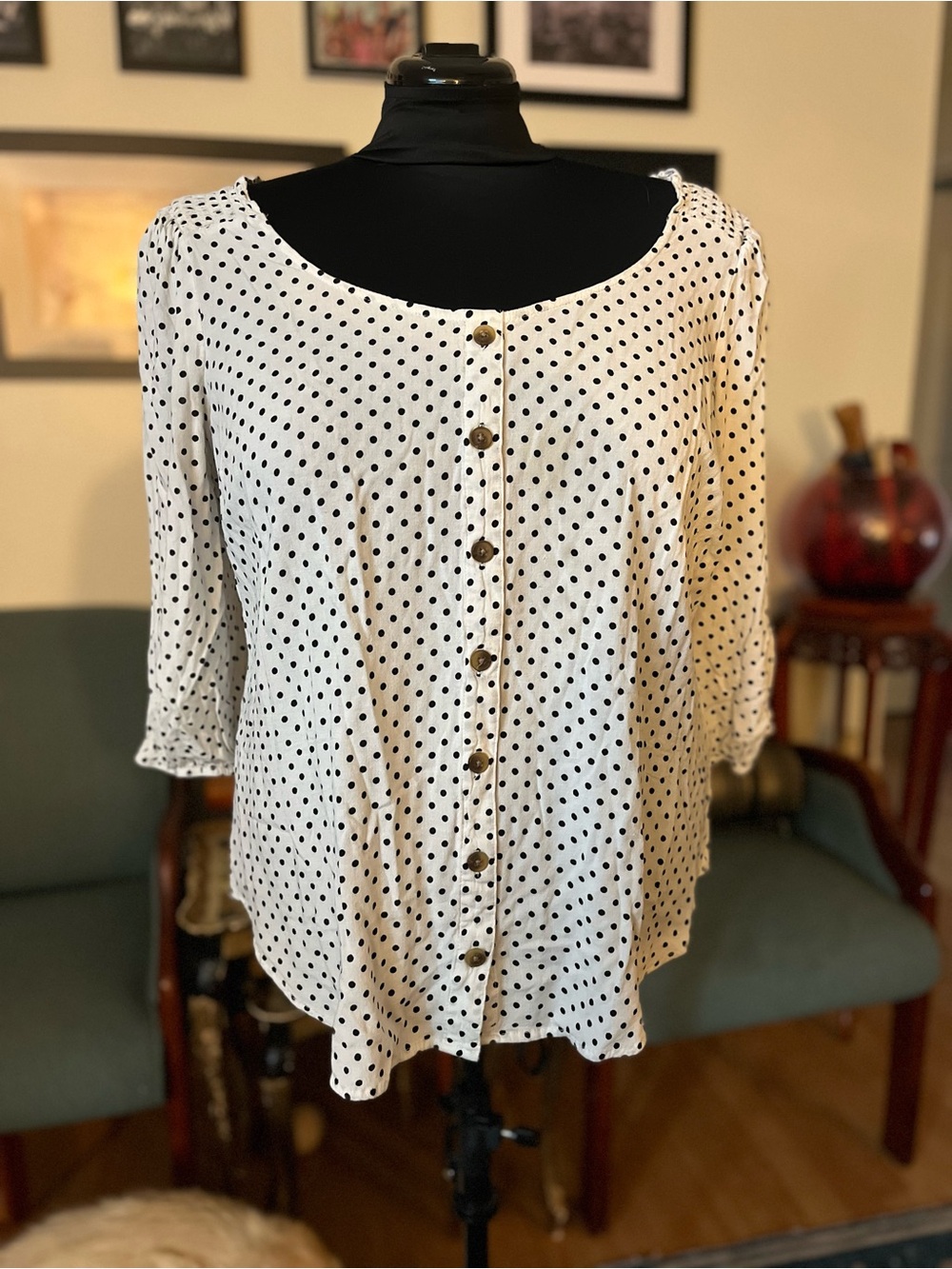 torrid White Polka Dot Button-Front Blouse - Picture 2 of 5